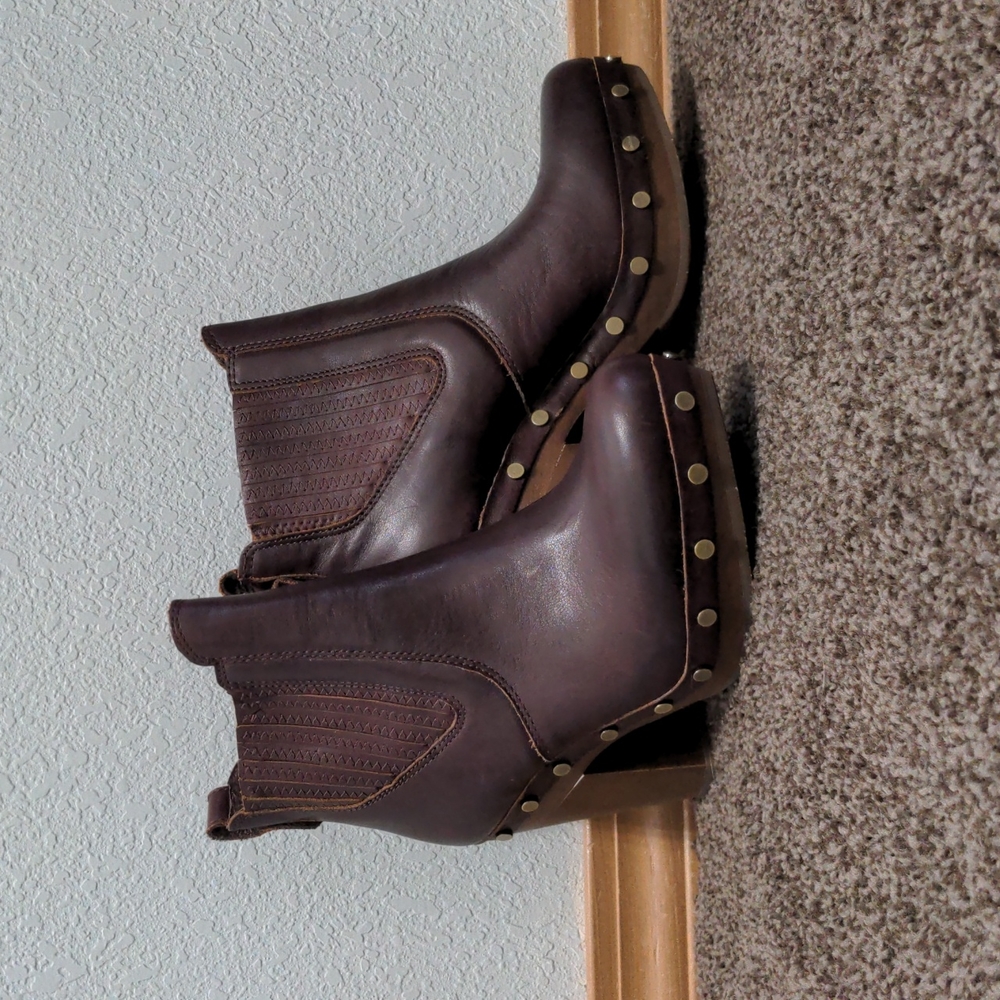 Ugg Dark Brown Studded Block Heel Boots Booties Slip On Size 6